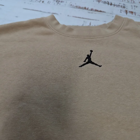 Air Jordan Cropped Fleece Crew Neck Pullover Sweatshirt - Picture 8 of 9